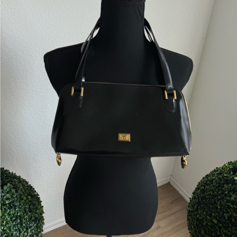 Elegant Moschino Black and Gold Shoulder Bag
